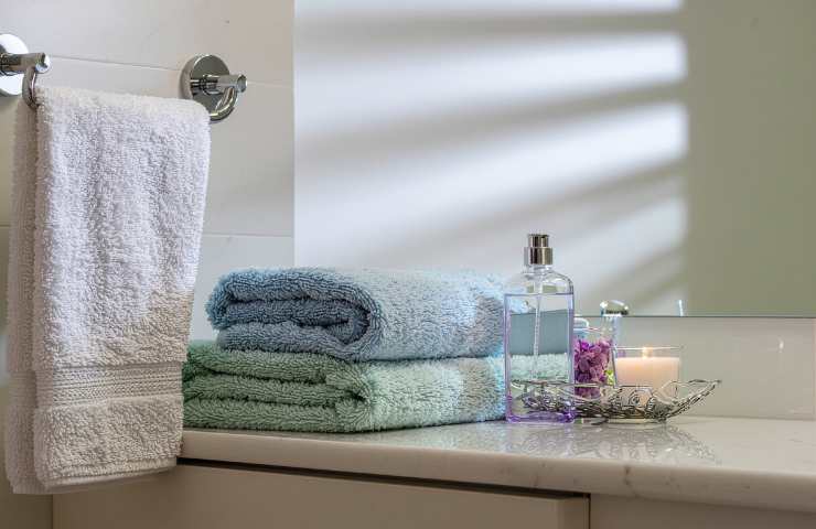 asciugamani puliti e profumi