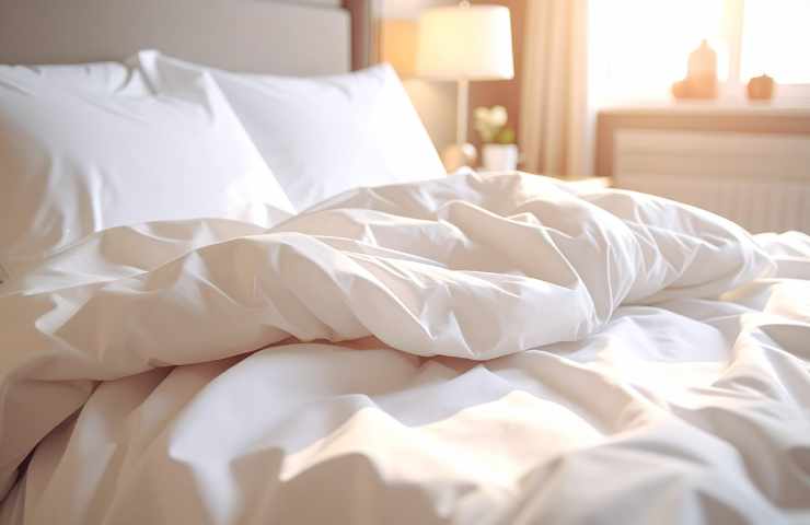lenzuola del letto in disordine