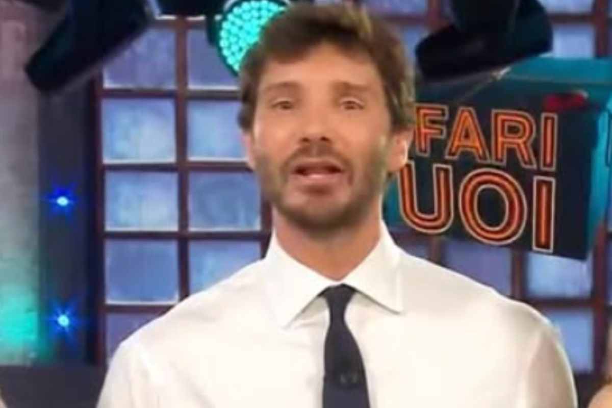 stefano de martino conduttore di affari tuoi